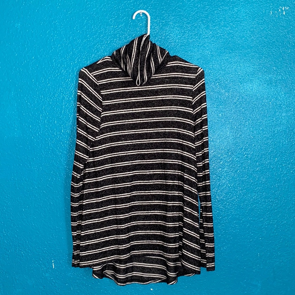 Women’s long thin turtle neck sweater
